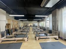 此铺适合普拉提丨瑜伽丨乒乓球丨自助台球丨健身丨艺术丨体能培训