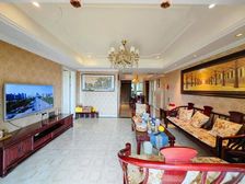 红角洲 产权清晰 装修好 双卫格局 出行方便 高楼层视野好