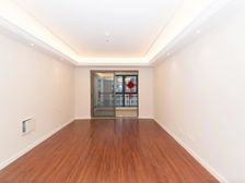 海尔云玺 精装修三房 小高层 位置安静 户型方正