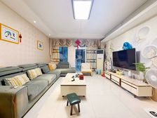 龙湖万达旁 精装洋房三房 靠近轻轨 业主急售 价格可谈