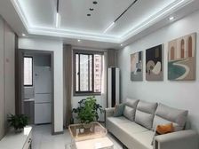 出行方便 中间楼层 临地铁 装修好 电梯房 南向采光好