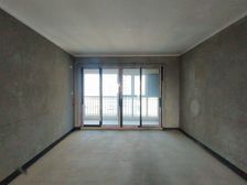 东南户型 楼龄新 正规商品房 出行方便 楼层好 双卫格局