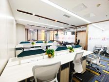 朝阳门 资管捡现成的装修 悠唐国际中心100平免租期