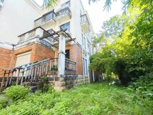 国际公馆 联排边位别墅 带250平前后花园 带2个车位