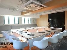 金沙江路地铁旁,环球港对面,精装修156平起租,特价出租