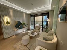 楼下就是一号线口,师大,全线湖景房赣电东方 精装修!