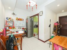 户型方正,电梯高区,近地铁,采光视野好