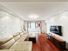 保真,精装,三叶草,送车位,送地下室,450多万。