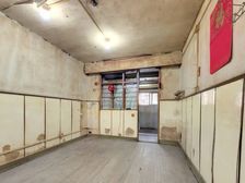 小两房 一楼带院子 地铁口出行方便 低总价两室