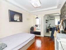 带地下产权车位+自住精装+南北正南+电梯高区+诚心出售