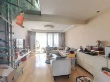 顶楼复试大四房+有大露台+满五唯 壹+近地铁+诚心出售