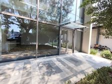 百子湾西店记忆 精装修带家具 120平办公加接待 正对中国尊