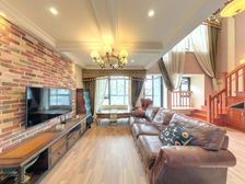 凯德风尚 近地铁口,对中庭,安静不吵,精装修,户型采光好