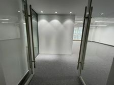 一口价8K(房东直租地铁口睿中心157平2加1落地窗正南公卫