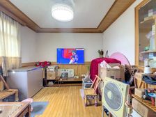 杨泰一村 三开间朝南 全明户型 房东诚售 位置安静