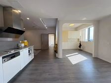 方恒国际中心写字楼门口车站全明户型全套全配