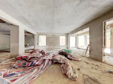 万科毛坯别墅出售,上下六层预留电梯位 满五年