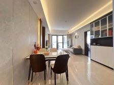 棕榈彩虹 南北通透 商品房 近医院 精装可拎包入住 交通便捷