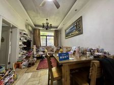 正阳二期飞机户型三房,难得一见,带轿车车位,无遮挡采光佳,