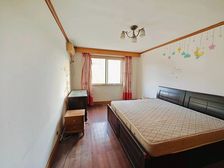 福苑小区,双南两房,位置安静,采光全天,满五年诚意出售.