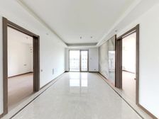 世茂揽樾,精装修,南北通透,3室动静分离户型