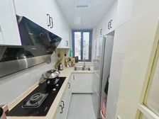 近医院 高楼层采光充足 南北通透 临地铁 出行方便 产权清晰