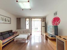 第六大道道俊华园 三室两卫 南北通透 精装修 私产满5年