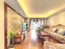 海尚壹品精装洋房 总高6层保养好 小区中间位置 业主诚意满满