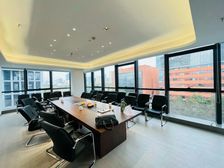 (氛围感滴神 带大阳台)带卫生间 大气移门 带部分家具