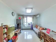 澜西园四区 1室1厅1厨1卫 (中介费0.5)