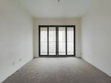 合景大三房,小区中间位置,看房方便有钥匙