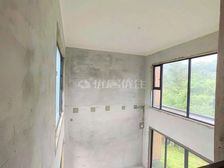 缙云山下,小区后一排。大花园。视野开阔。住家清净