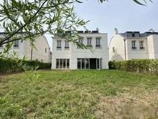 英庭名墅 4室2厅4卫 简装修 2500万元 413平米
