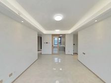 京西印玥顶层带gelou,lutai精装修新房 明年初满两年