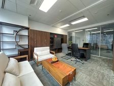 三元桥丨凤凰置地广场1000平!豪华装修丨正对电梯!佳程广场