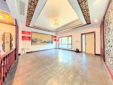 城市别墅 八室四卫联排带园 手续全 诚意出售 看房方便