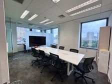 雷格斯希望大厦甲写 4人间水电网物业一价全包 品牌家具