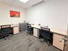 CBD侨鑫国际1人办公卡位 水电网家具全包