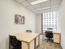 湖西CBD尼盛广场 雷格斯直租!精装靠窗4至5人间一价全包