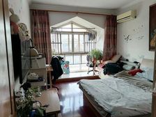 中环边地铁口两房,小区美丽家园,停车位充足,自带二梯队