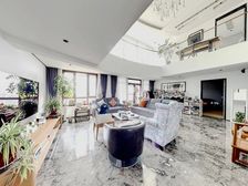 顶楼复式,带200平米大露台,业主诚意出售,视野好