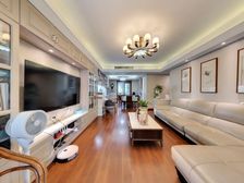 招商文翰华苑,4室2厅,门口是5号轻轨,业主诚心出售!