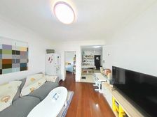 210可卖刚需两居 精装可拎包入住 交通便捷 有电梯 近地铁