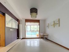 晋元 +飞机三房+位置安静+满五税少