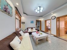 新出 明月花园 精装3房 满五年wei一 好楼层 有储藏室