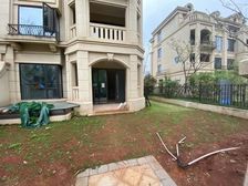 端户急售法式别墅卢塞恩小镇联排别墅端户 带大院子赠送多读2中