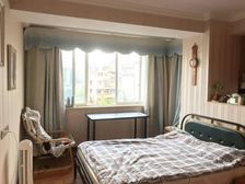 芭暑中學门口 精装三房 陪独方便 租金可租4500以上