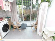 出门夏阳菜市场 婚房装修保养好 边套全明带院子 满五税少