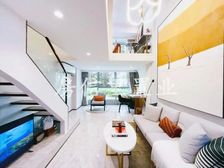 中凯国际 复式 有红本 酒店可租5200 来电可看房