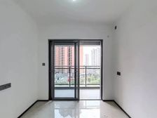 L中建凤榕台 3室2厅两卫 中间楼层 近凤岗地铁口 全新没住